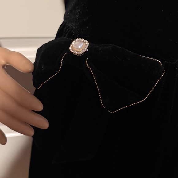 New Blu Pepper Velvet Pearl Bow Front Mini Dress - Picture 16 of 16